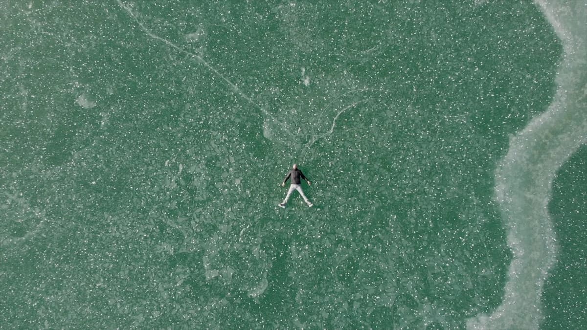 Klizanje na ledenom jezeru u Turskoj