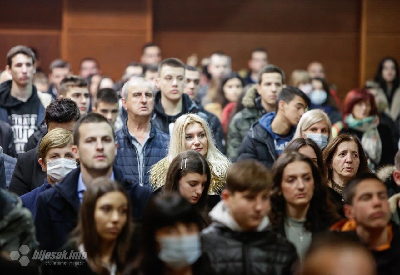 Polnoćka u mostarskoj katedrali