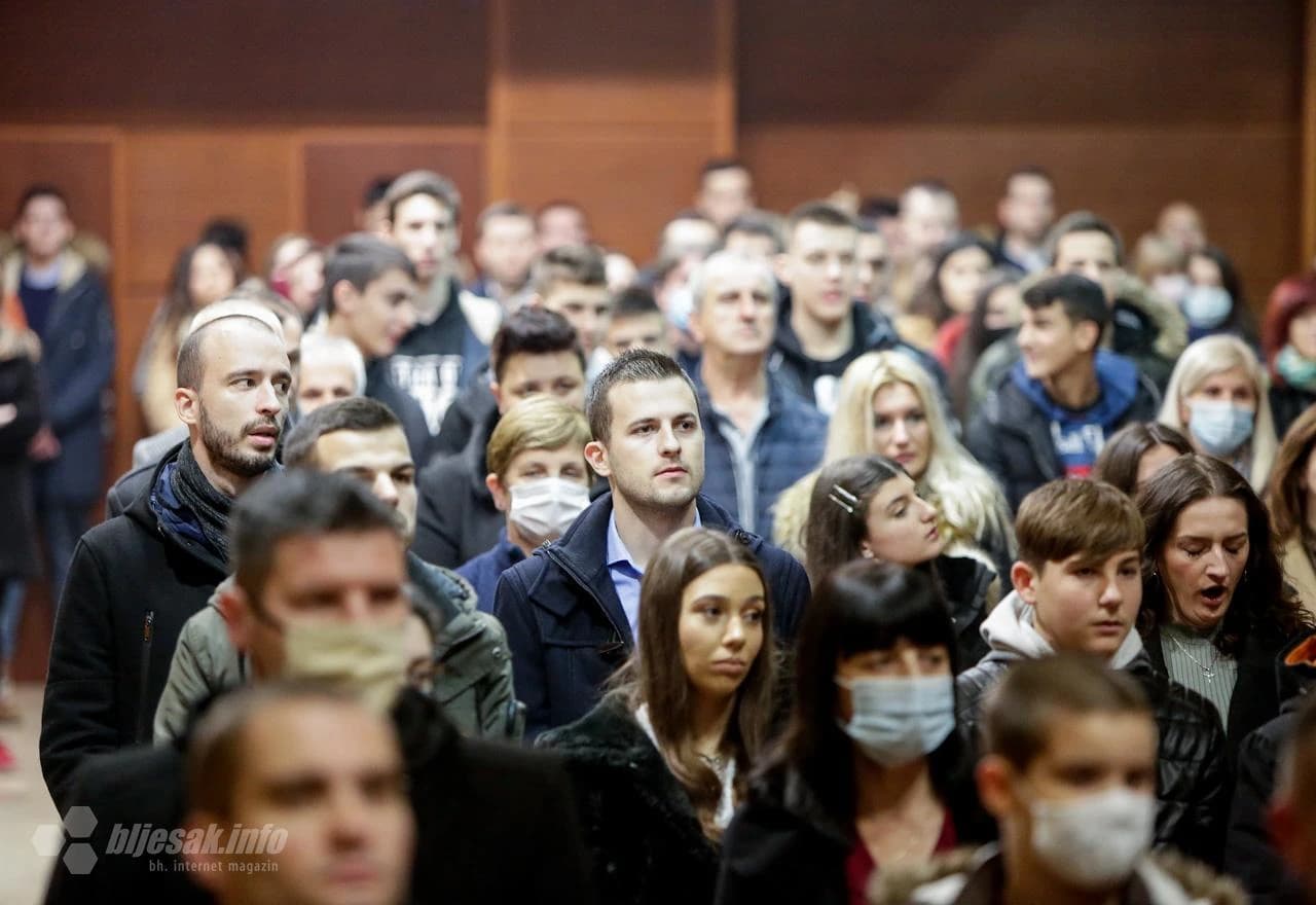 Polnoćka u mostarskoj katedrali