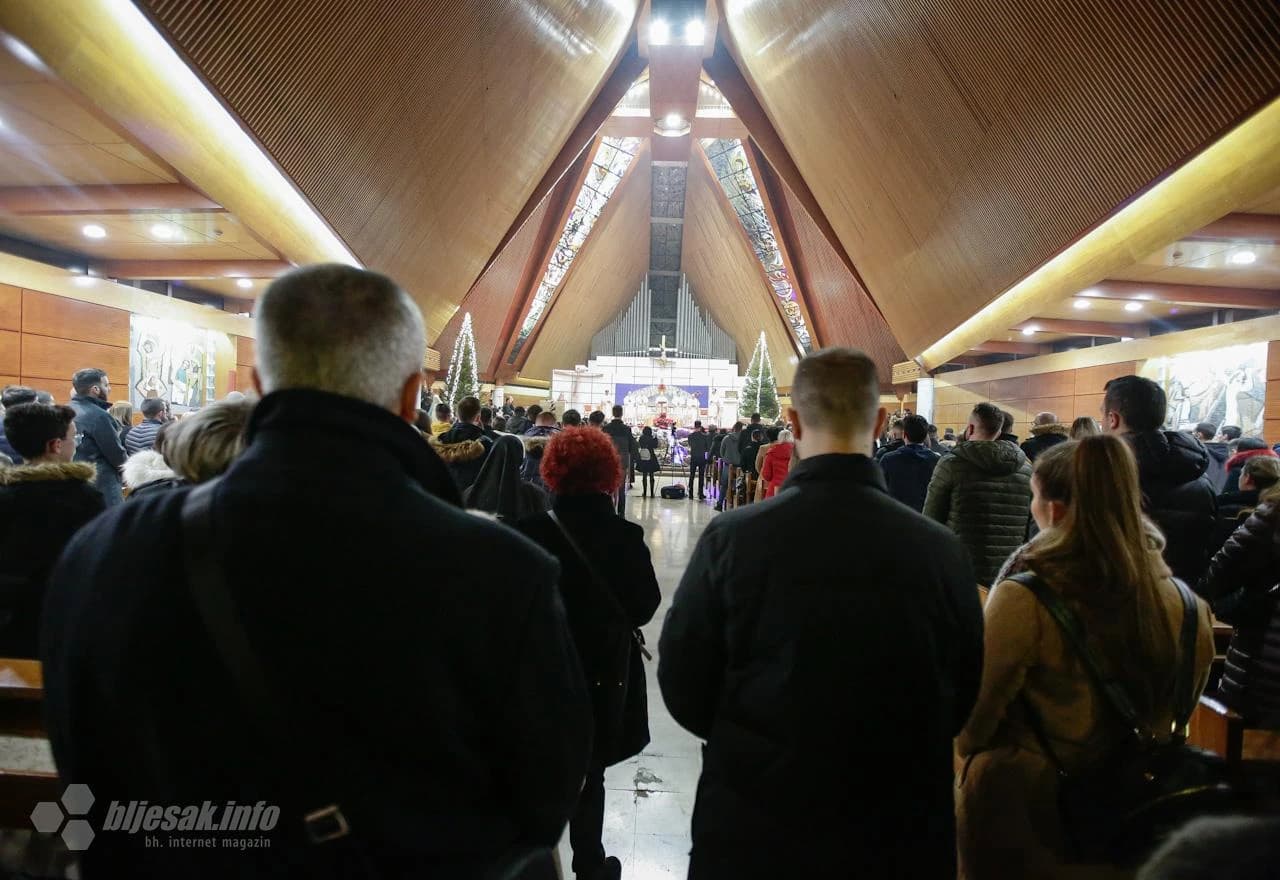 Polnoćka u mostarskoj katedrali