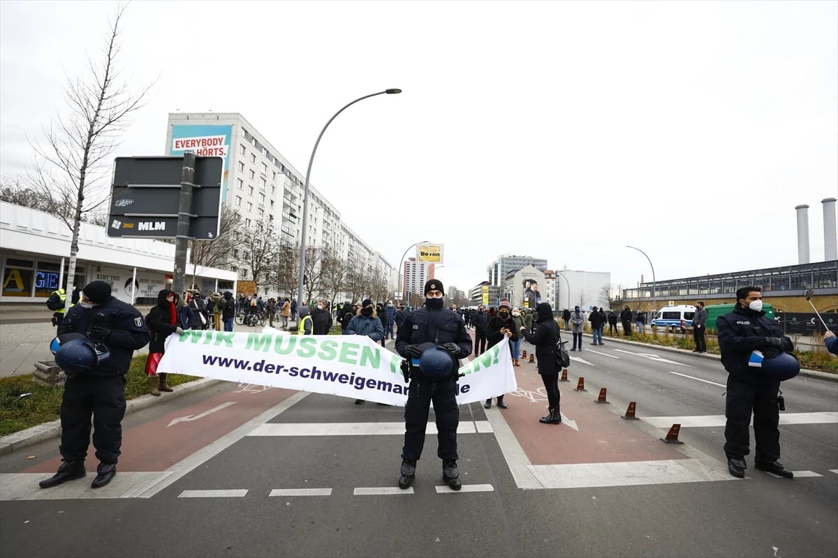 U Njemačkoj prosvjedi zbog mjera protiv širenja COVID-19