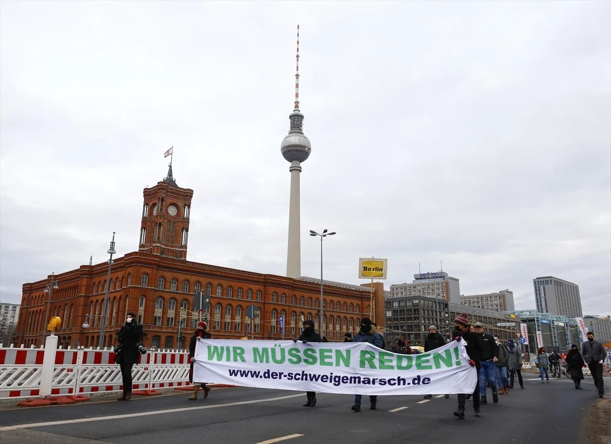 U Njemačkoj prosvjedi zbog mjera protiv širenja COVID-19