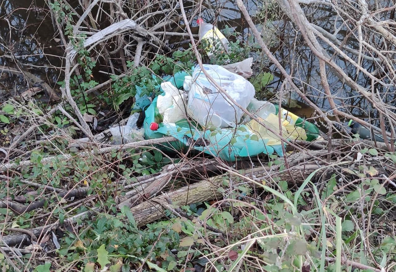 Hutovo blato zatrpano smećem