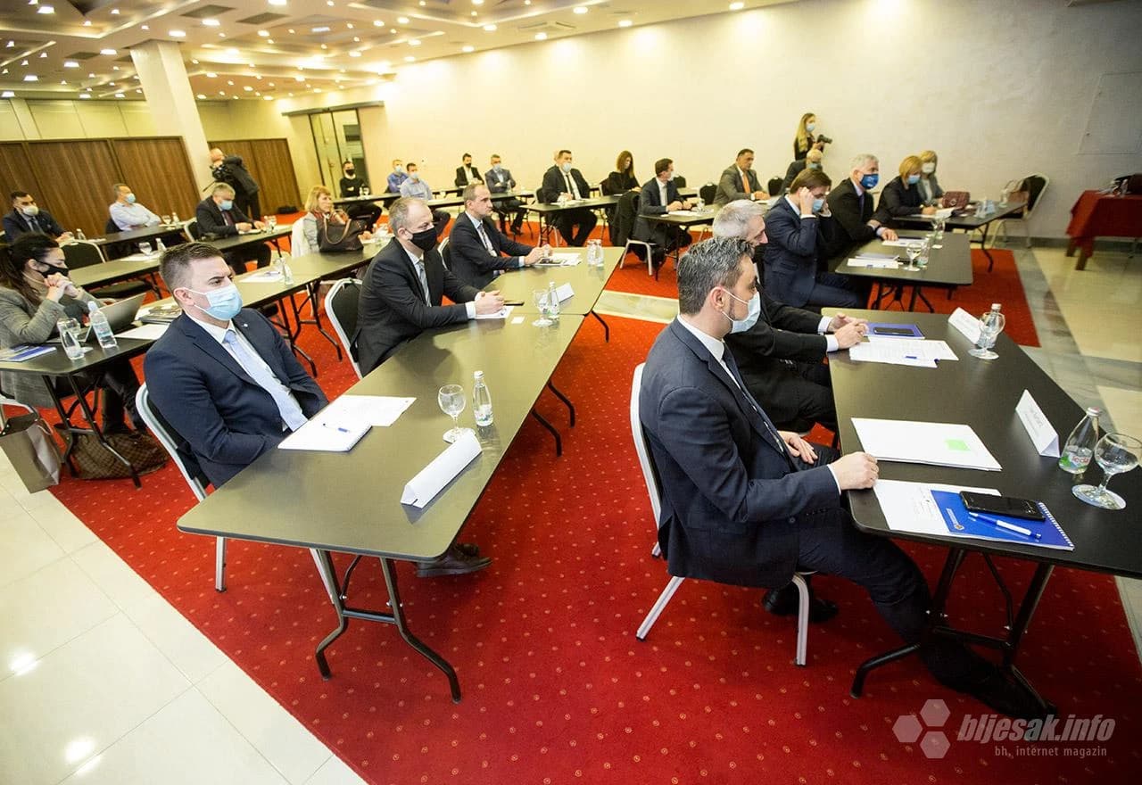 Forum: BiH bilježi blagi oporavak gospodarstva