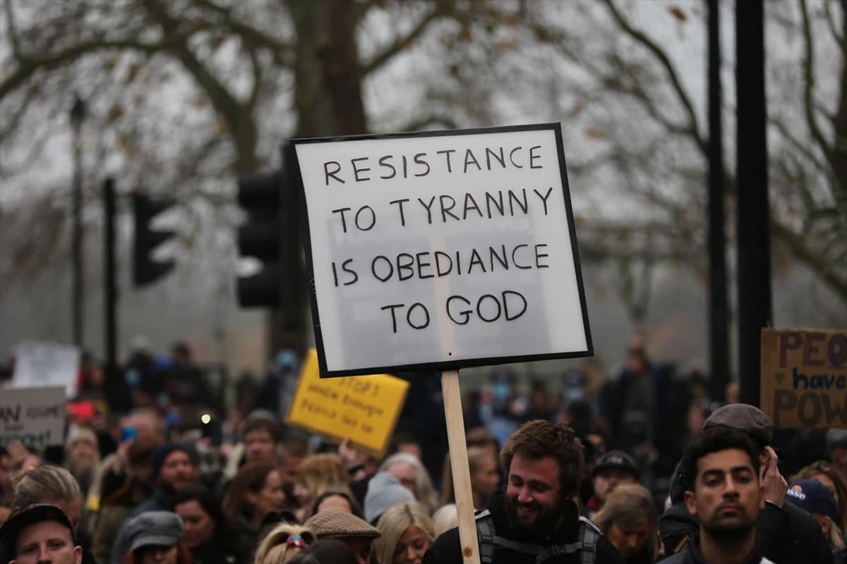 Protiv mjera i u Londonu