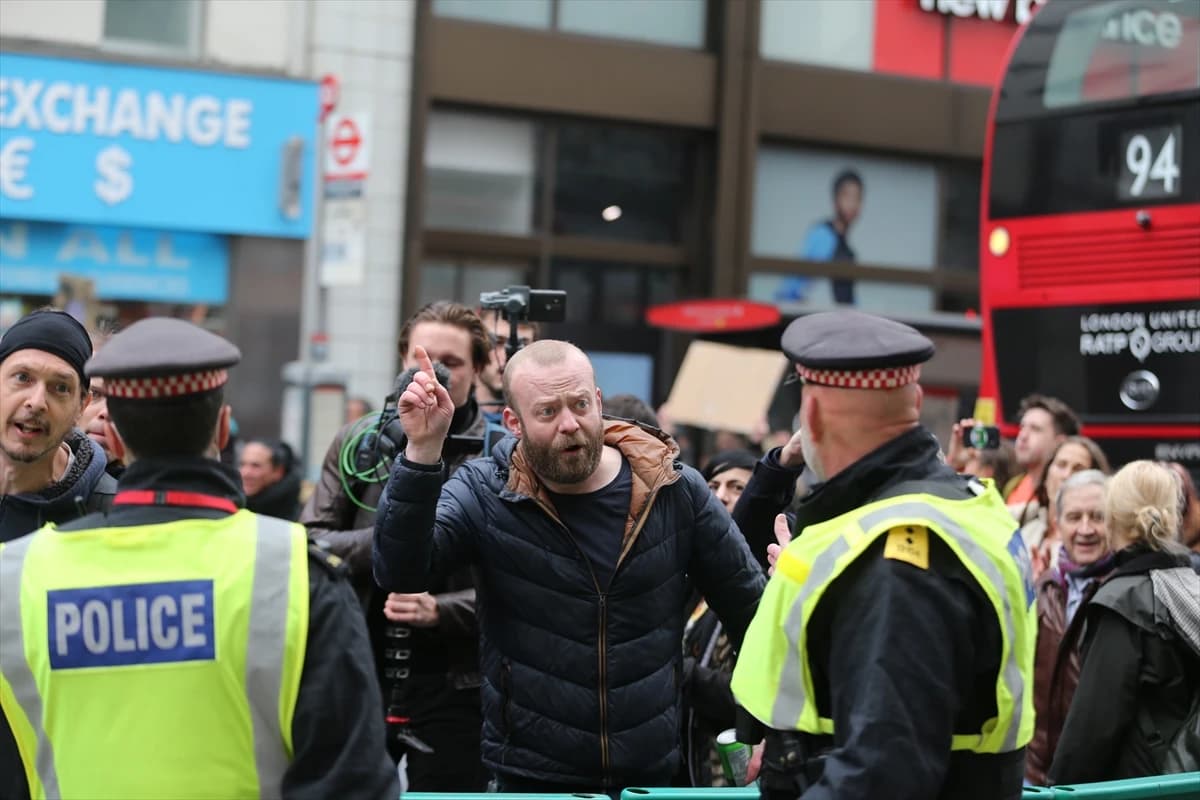 Protiv mjera i u Londonu