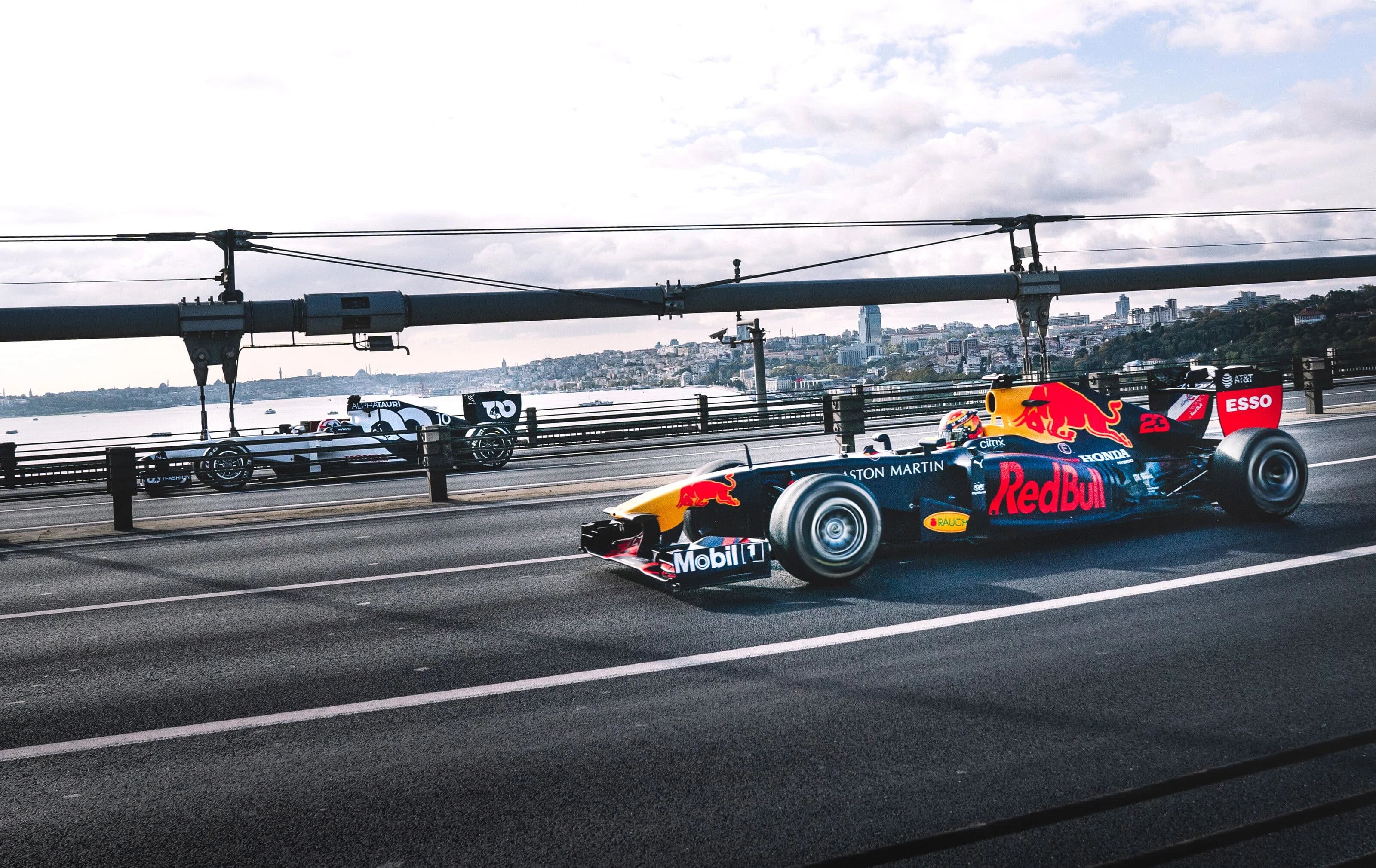 Najbrži način za obilazak Istanbula - u bolidu Formule 1