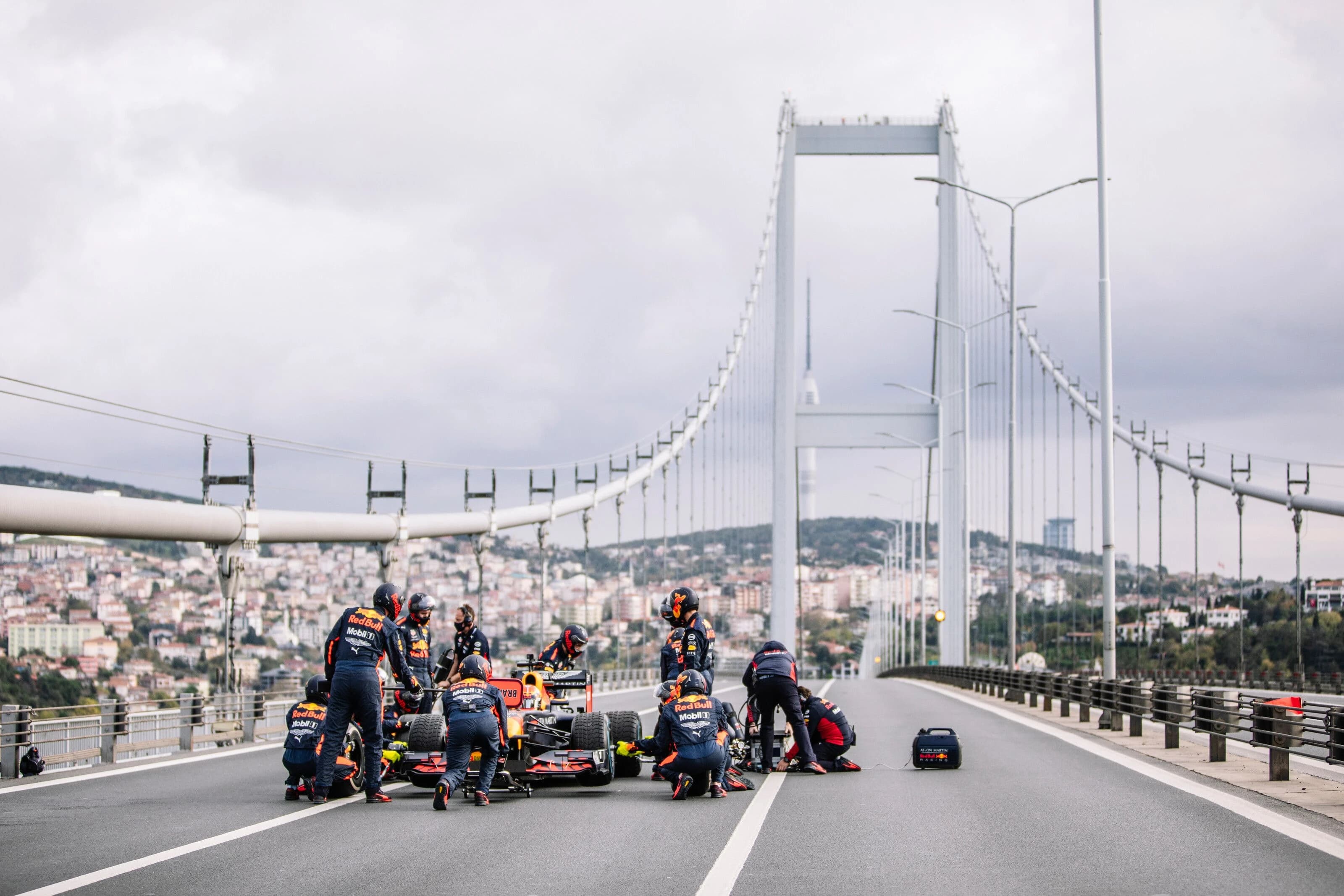 Najbrži način za obilazak Istanbula - u bolidu Formule 1