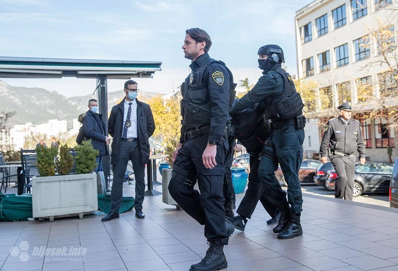 Privođenje osumnjičenih u akciji "Inpact"