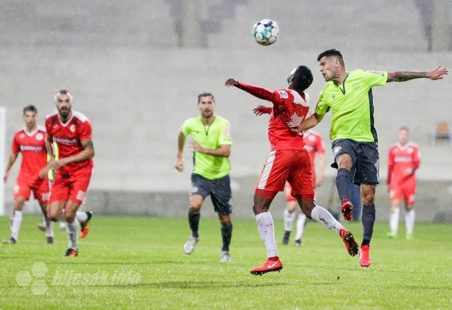 Brandao u borbi za loptu