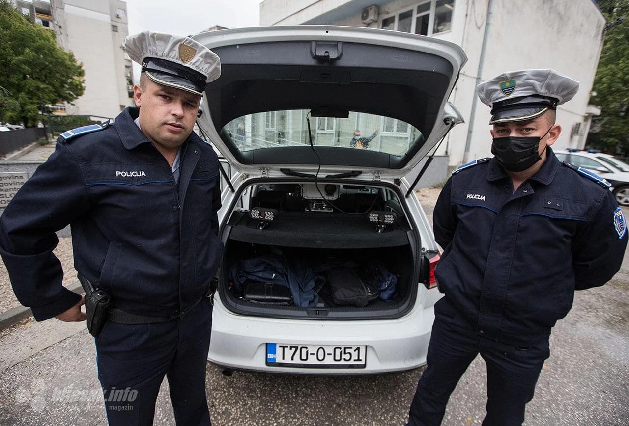 Proveli smo dan s policijskom ophodnjom