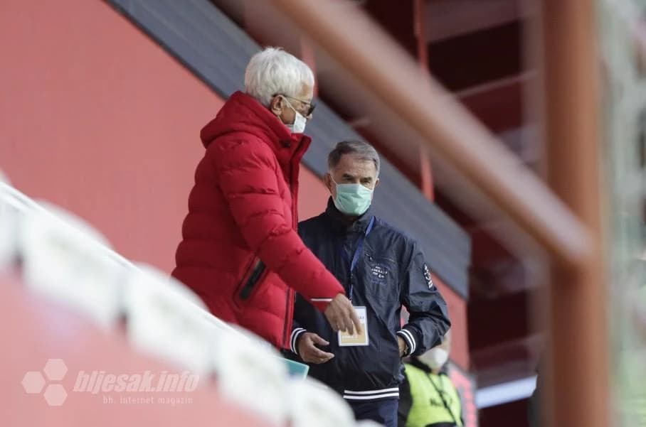 Izbornik Bajević na tribinama stadiona Rođeni