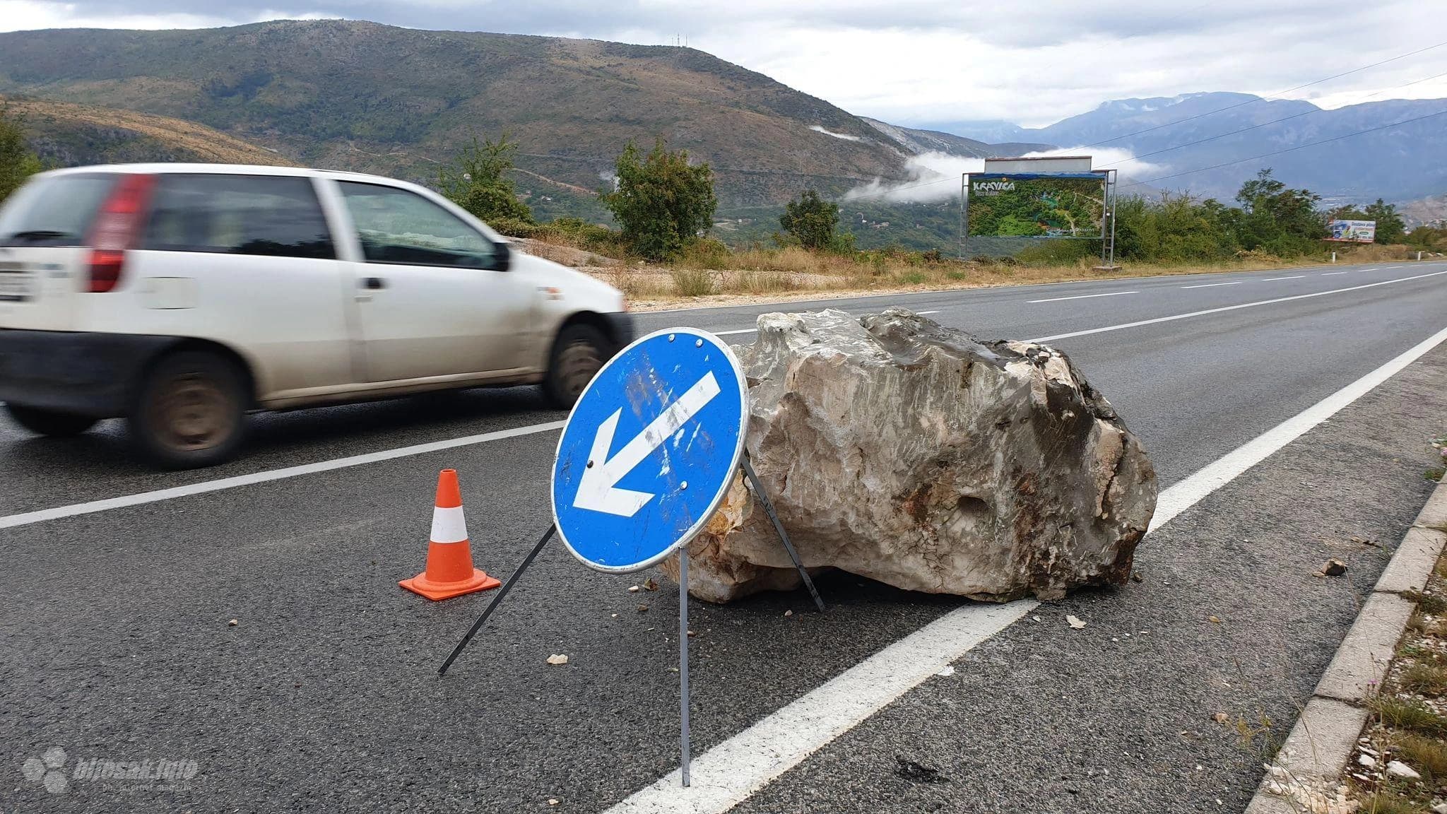 Žovnica: Velika stijena pala na cestu