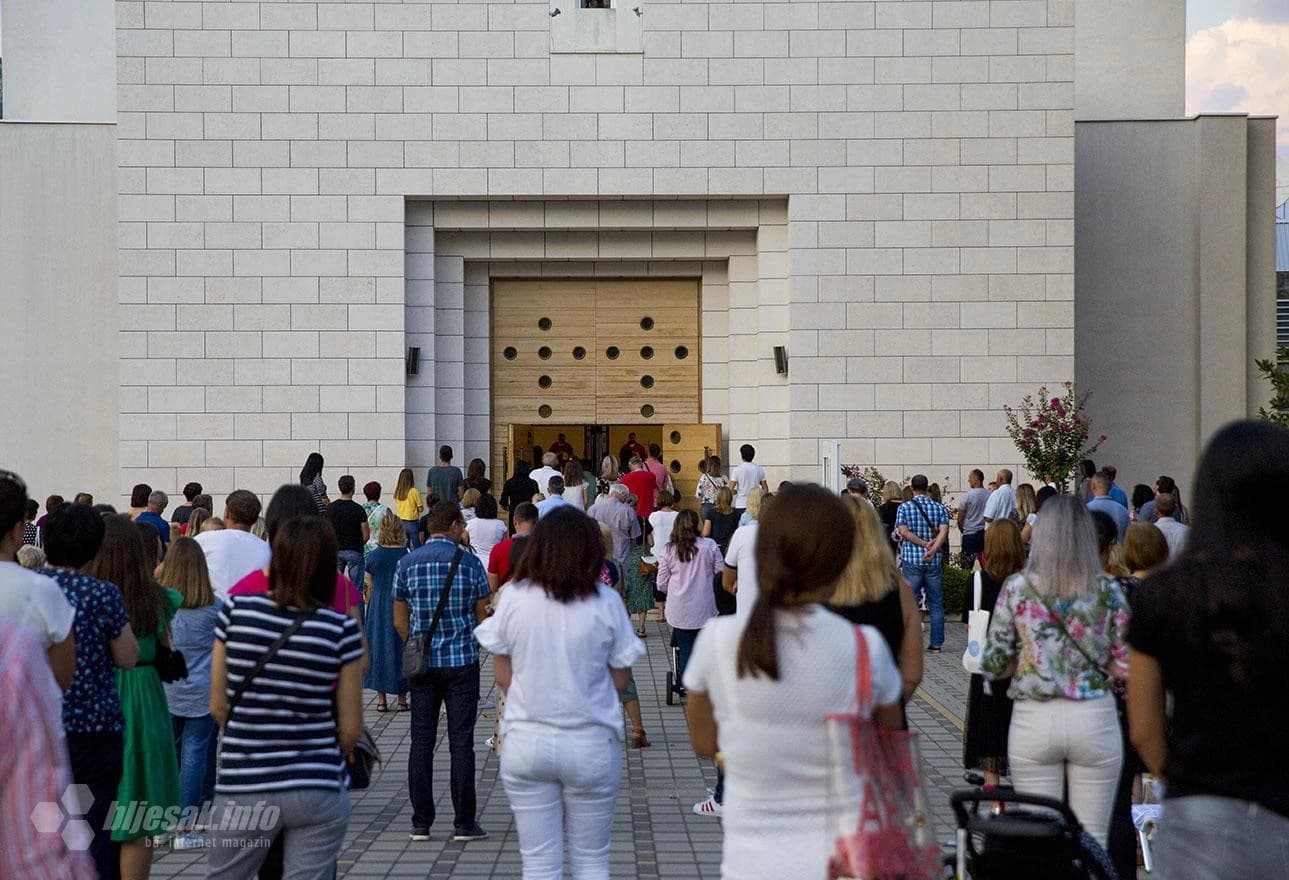 Biskup Palić održao prvu misu nakon ustoličenja