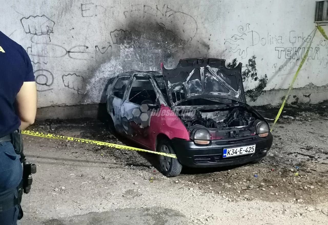 Požar automobila u naselju Tekija