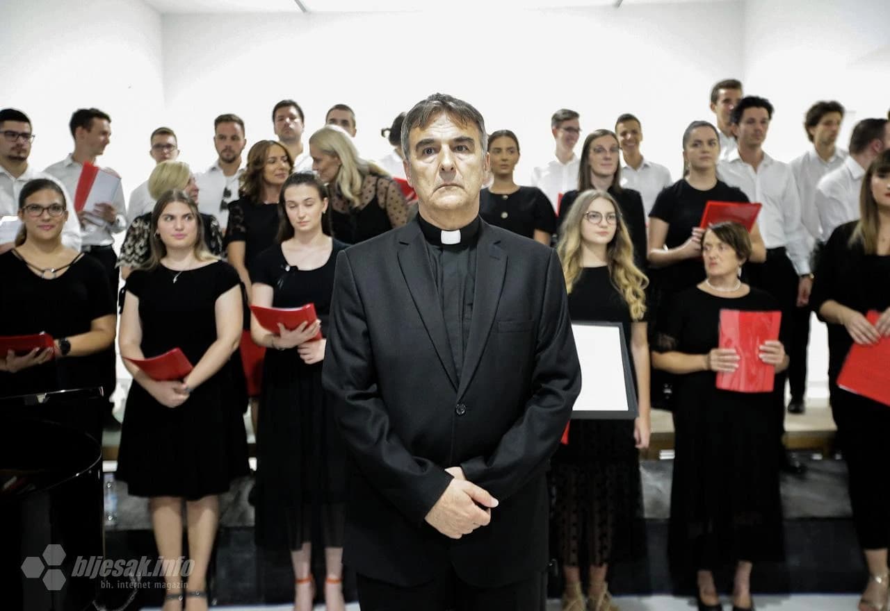 Biskup u odlasku predstavio knjigu u Mostaru