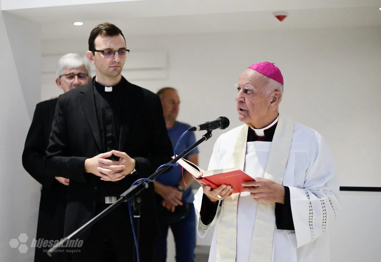 Biskup u odlasku predstavio knjigu u Mostaru