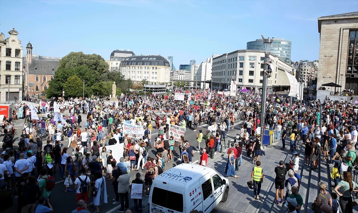 U Briselu skup podrške zdravstvenim radnicima, tražili povećanje plaća