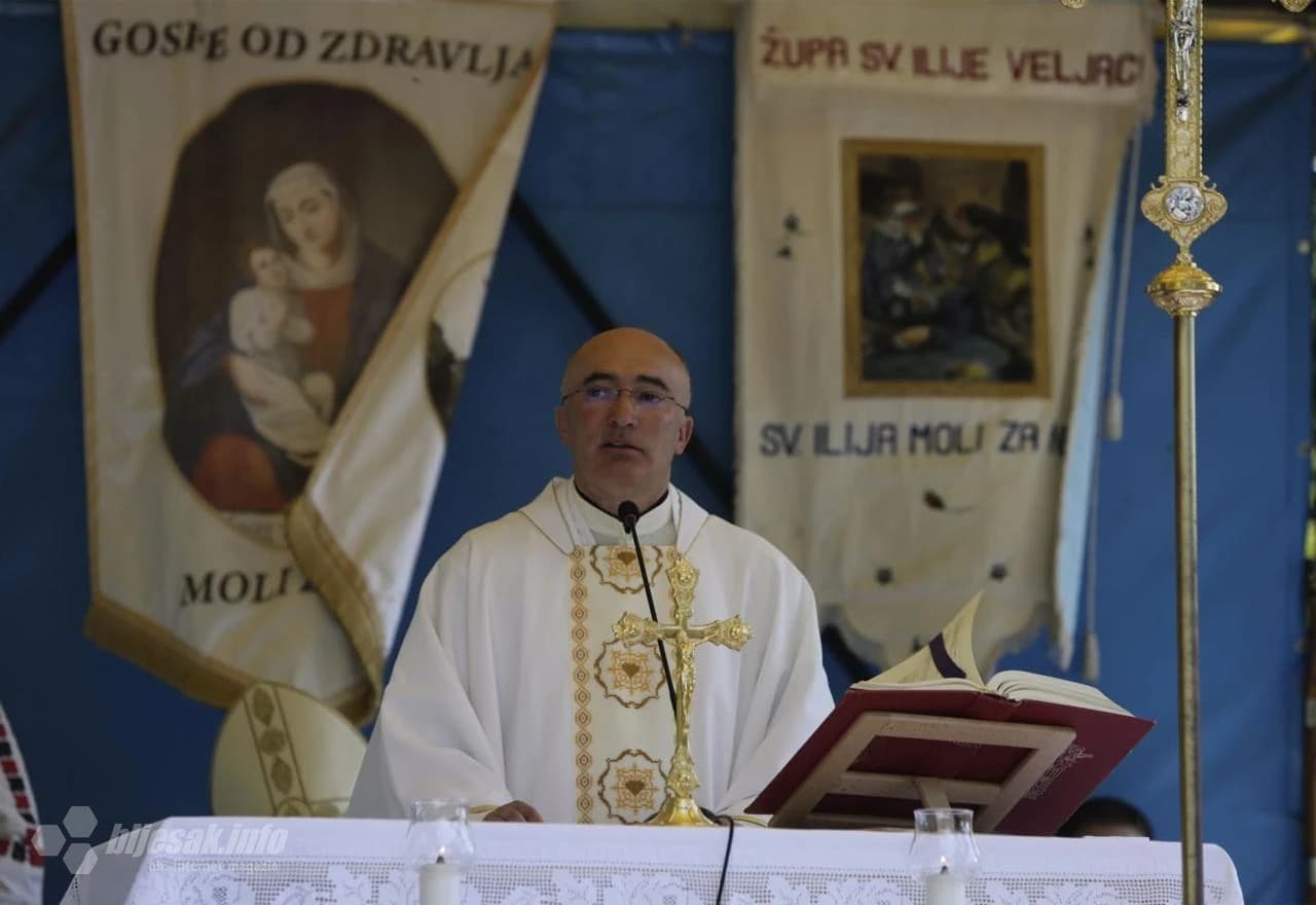 Velečasni Ivan Tolj proslavio 25 godina misništva