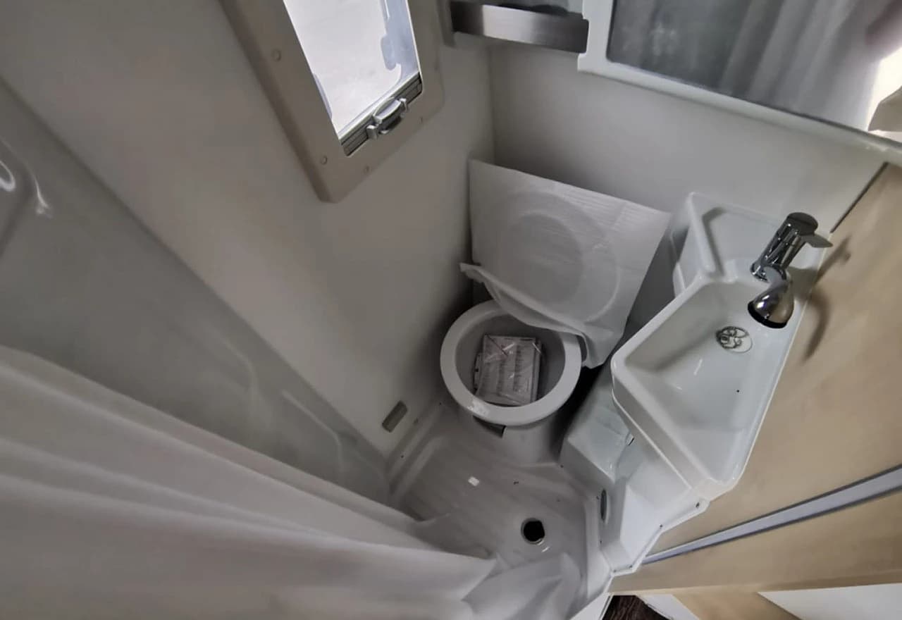 Lada Niva u kamperskom stilu 