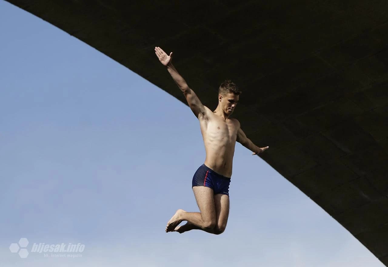Ove godine nastupio je ukupno 31 skakač (12 skakača na glavu, 19 u kategoriji skokova na noge) iz Bosne i Hercegovine i susjednih zemalja