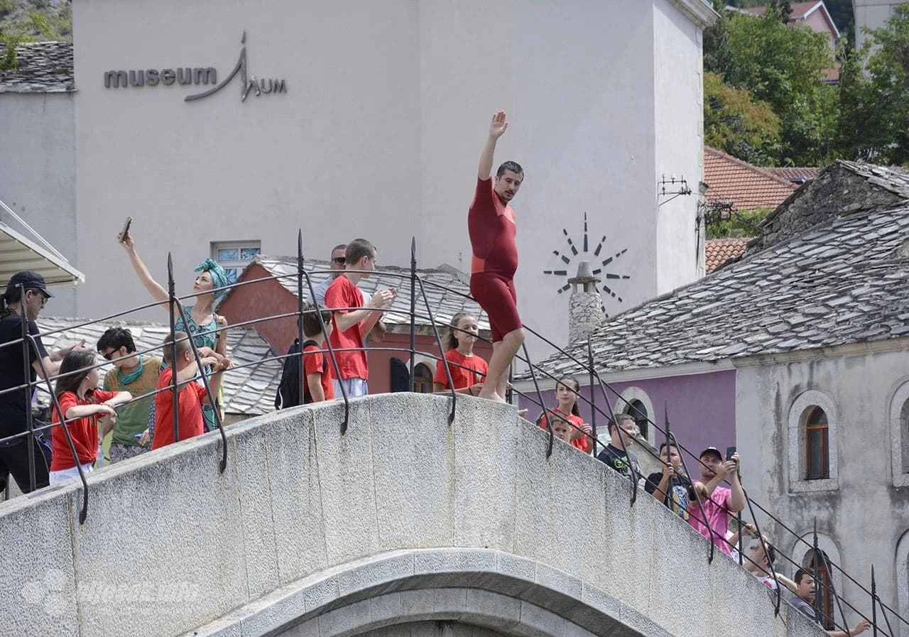Ograničen broj gledatelja: Sve spremno za 454. skokove sa Starog mosta 