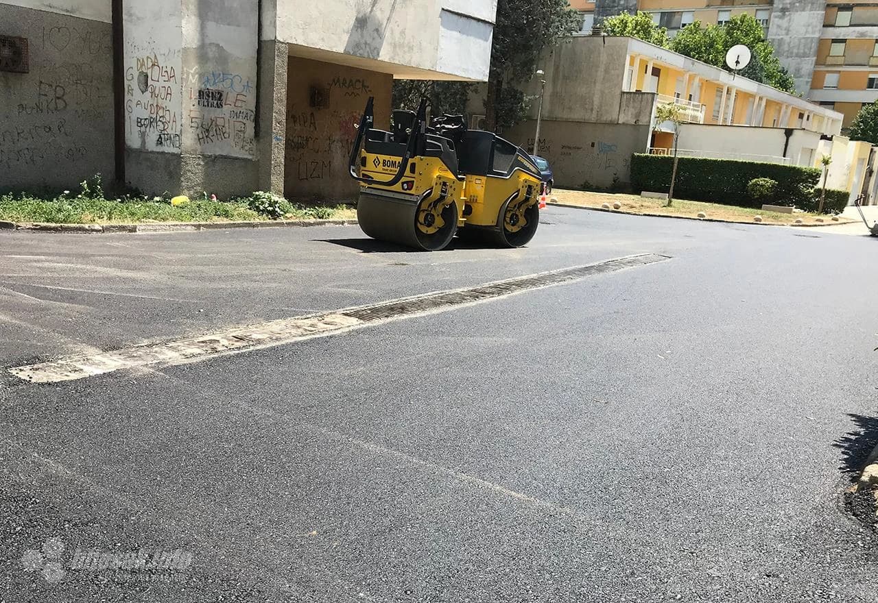 Novi asfalt u naselju Eksperiment