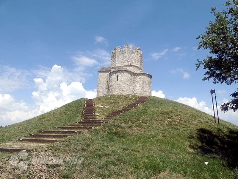 …u crkvu u polju Prahulje