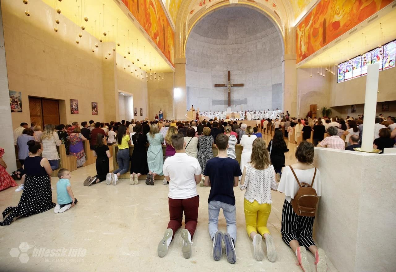 Ređenje đakona u Mostaru