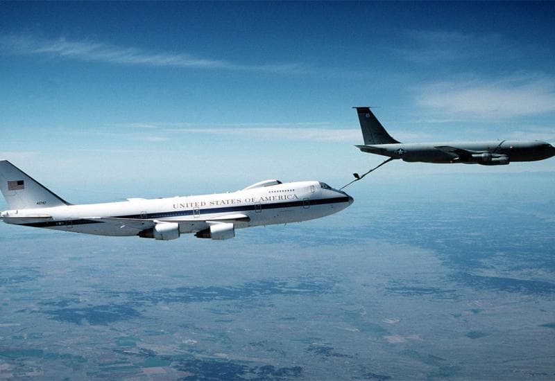 Punjenje aviona - Znate li što su avionu za sudnji dan? Amerika posjeduje čak 4