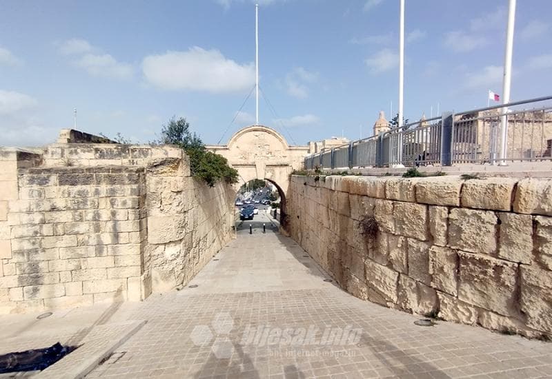Jedna od desetak gradskih porti - Birgu (Vittoriosa): Pobjeda koja je spasila Maltu