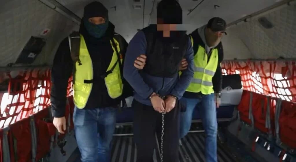 Operativne radnje službenika Agencije za unutarnju sigurnost dovele su do privođenja i deportacije Rusa koji je djelovao u diverzantskoj mreži protiv Poljske.