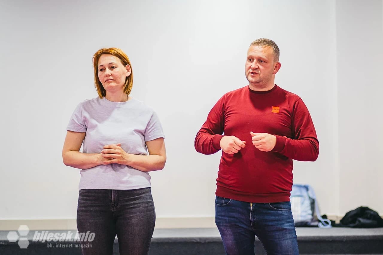 Glasnogovornica MUP-a HNŽ-a Ilijana Miloš i inspektor za javni red i mir i rad policije u zajednici PU Mostar Ivan Žilić