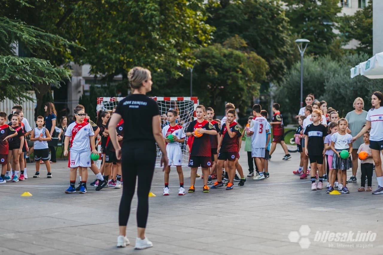 Mini rukomet za djecu ispred Kosače u Mostaru