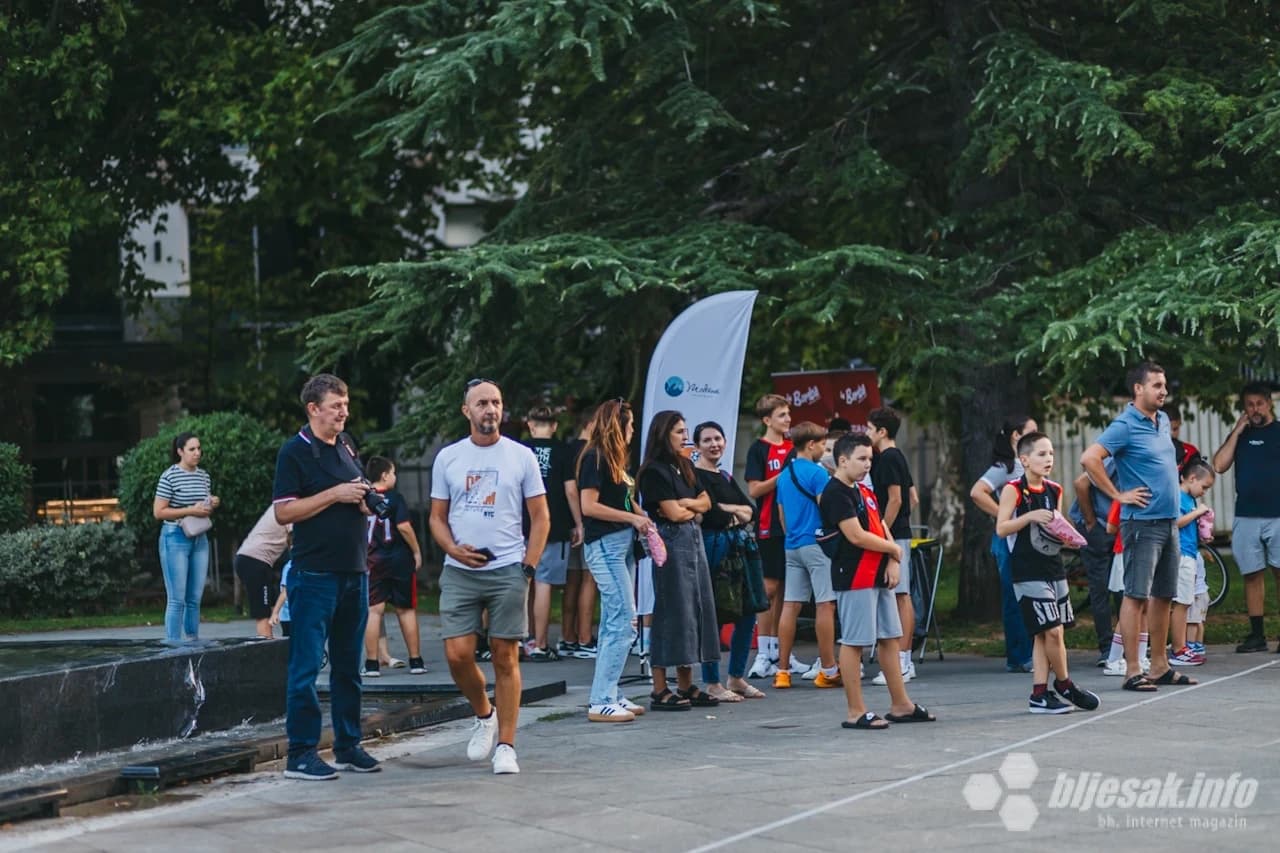 Mini rukomet za djecu ispred Kosače u Mostaru