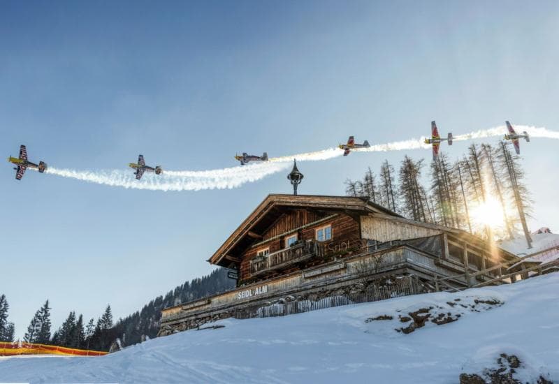 Dario Costa pomjerio granice avijacije, letio avionom niz legendarni Streif - FOTO | Dario Costa pomjerio granice avijacije, letio avionom niz legendarni Streif