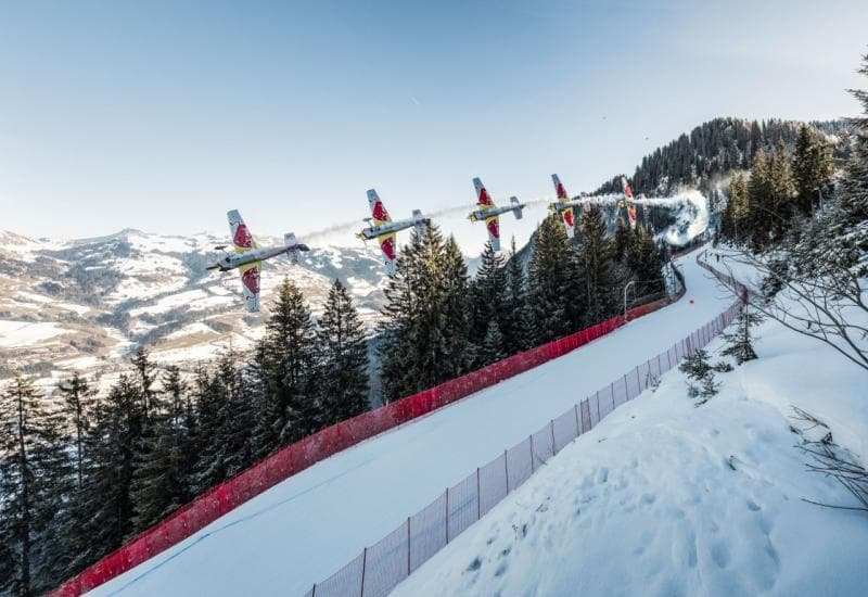 Dario Costa pomjerio granice avijacije, letio avionom niz legendarni Streif - FOTO | Dario Costa pomjerio granice avijacije, letio avionom niz legendarni Streif